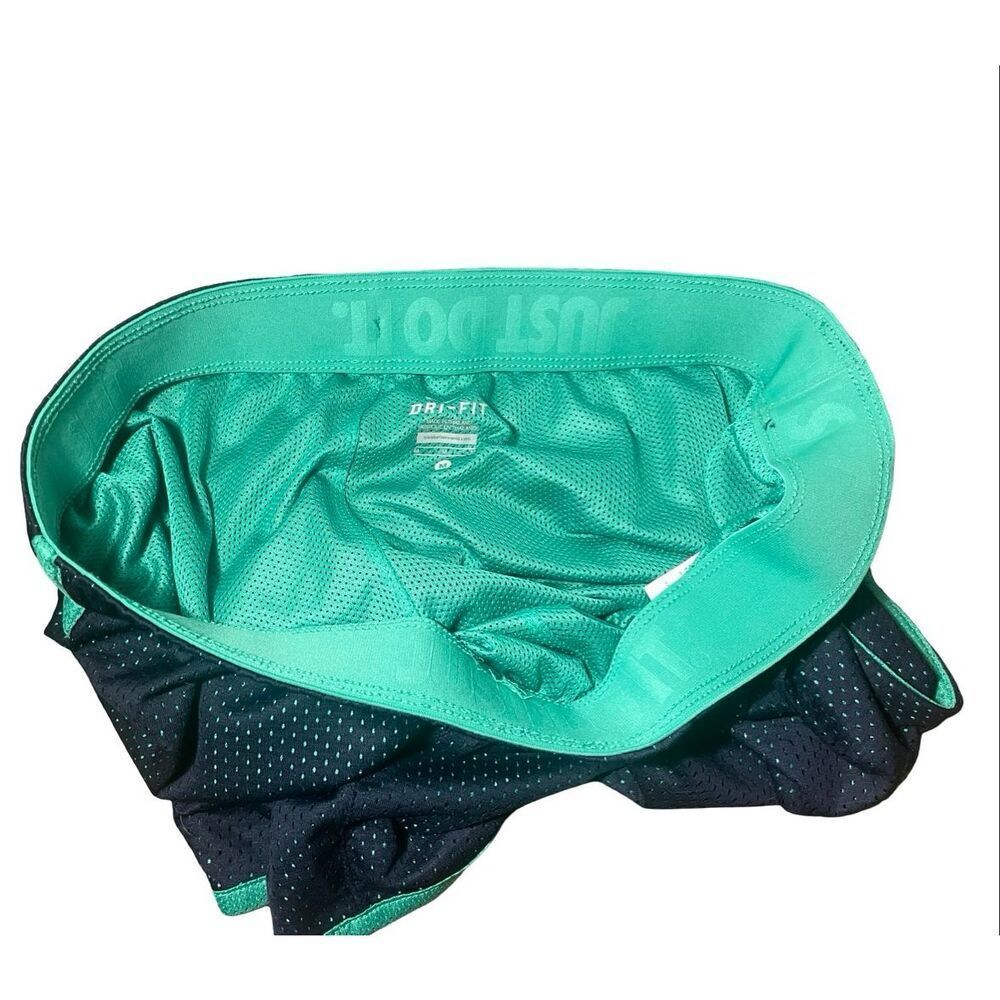 Nike DriFit Mesh Training Shorts - Picture 3 of 4